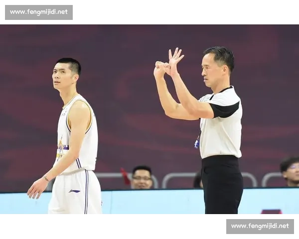 围绕界外球判罚标准与争议解析及规则完善探讨在篮球比赛中的实践影响